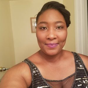 Meet your Posher, Claudia